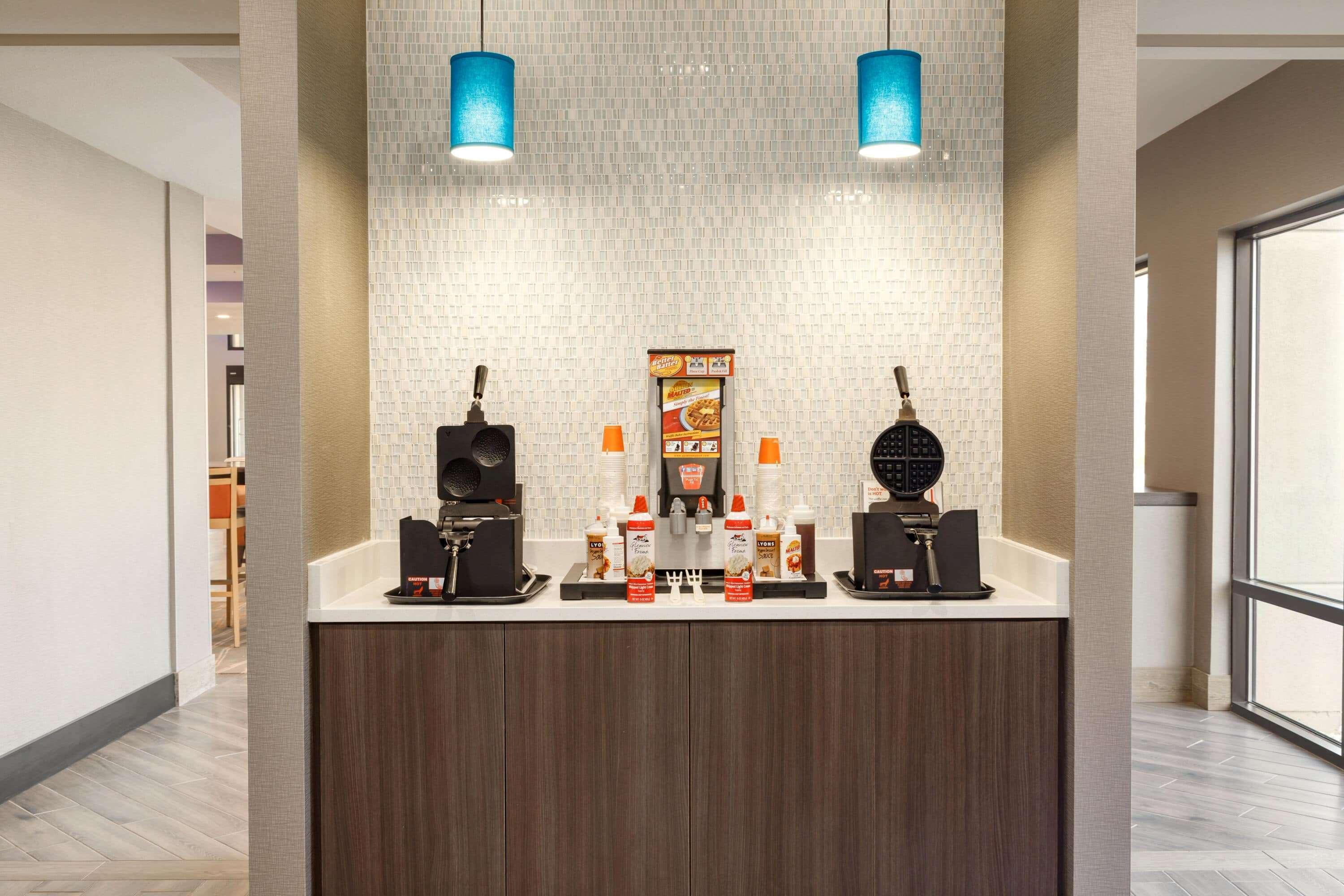 La Quinta Inn&Suites by Wyndham St Louis Route 66 Windsor Springs Extérieur photo